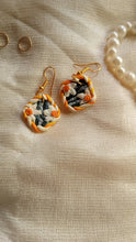 Load image into Gallery viewer, Vibrant summer earrings
