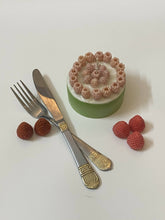 Load image into Gallery viewer, Raspberry Cake Candle-Customizable
