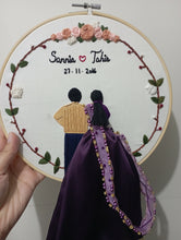 Load image into Gallery viewer, Embroidered Couple Hoop

