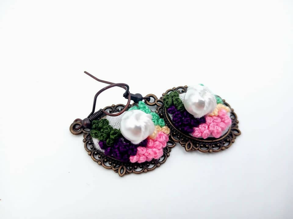 Embroidered Earrings (Pearl Garden)