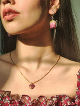 Load image into Gallery viewer, Pink Real Rose Earings.
